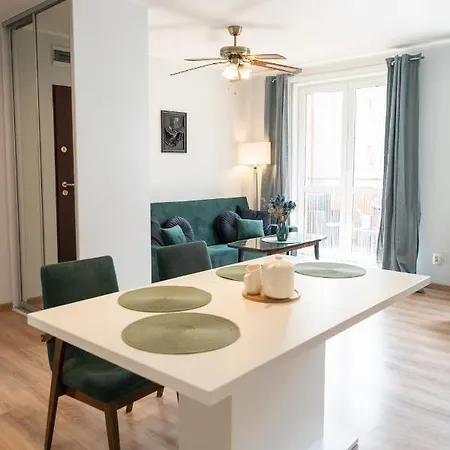 Bosman Place Srodmiescie Apartment *