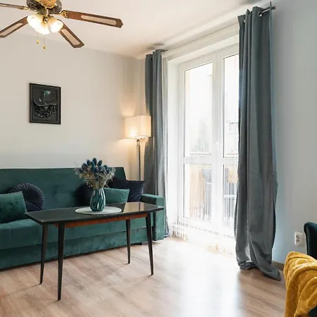 Bosman Place Srodmiescie * شتشيتسين